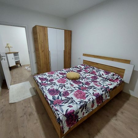 White Apartments Kosovo Polje Bagian luar foto