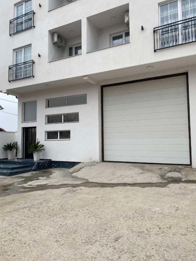 White Apartments Kosovo Polje Bagian luar foto